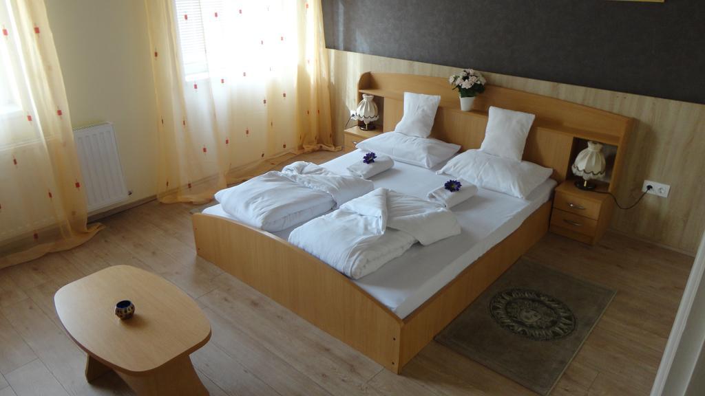 Hotel Centrum Szeged Extérieur photo